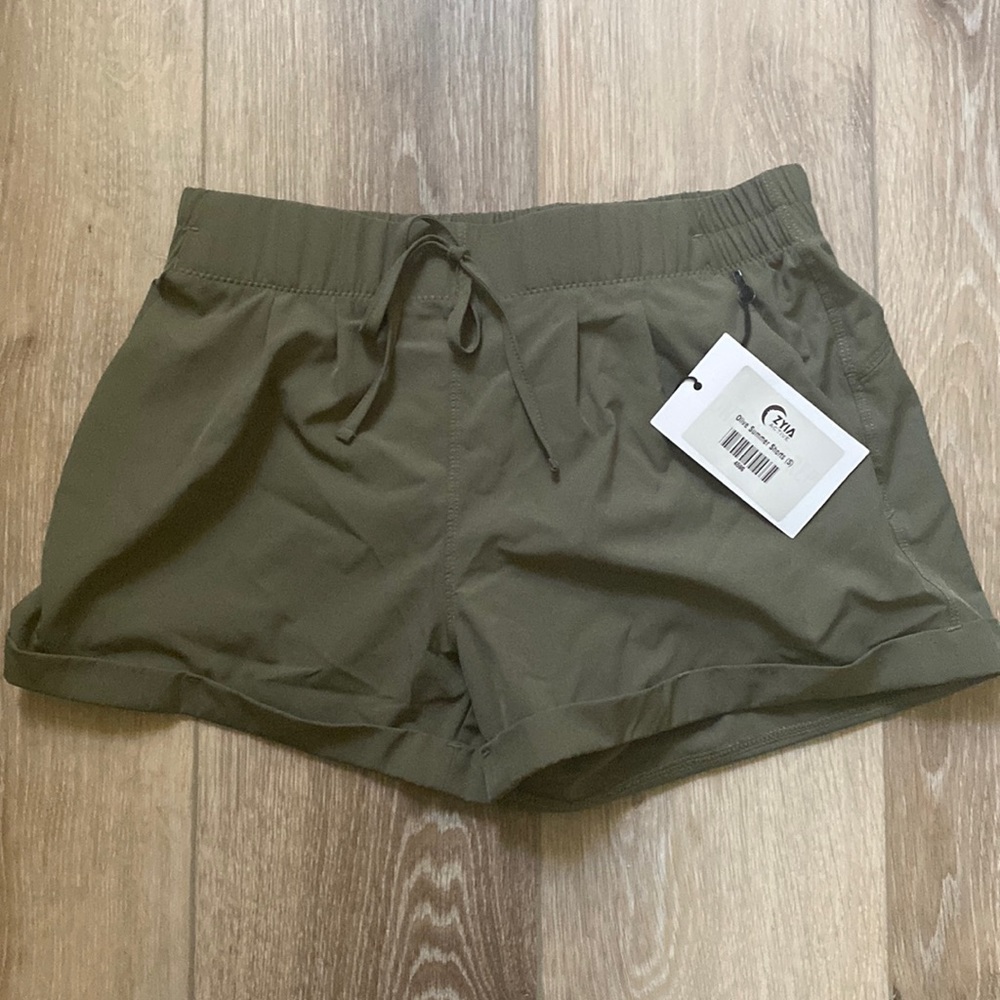 ZYIA Olive Summer Shorts Small